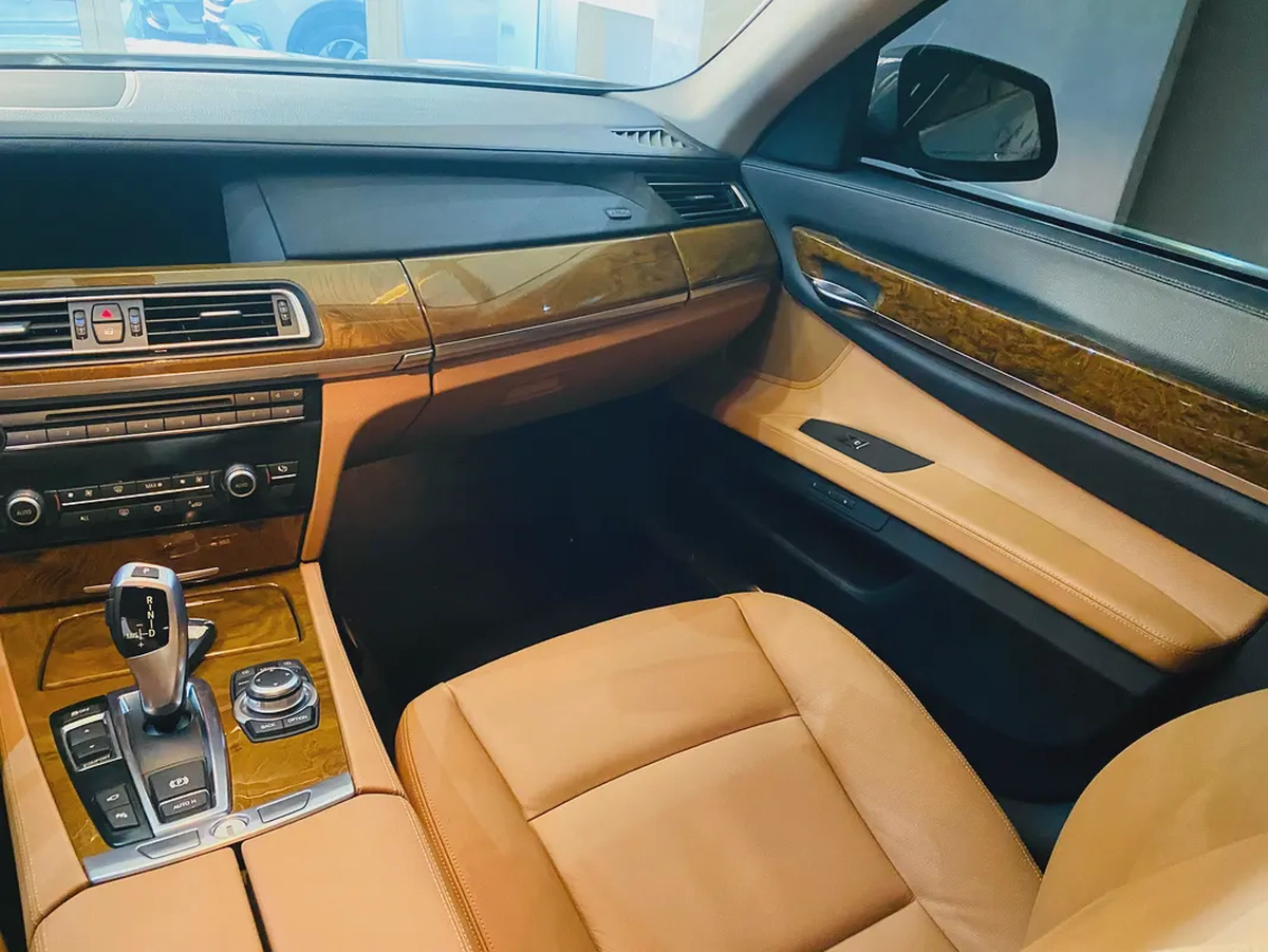 للبيع BMW 739LI موديل 2012 مواصفات خليجية 25000 km-16-16