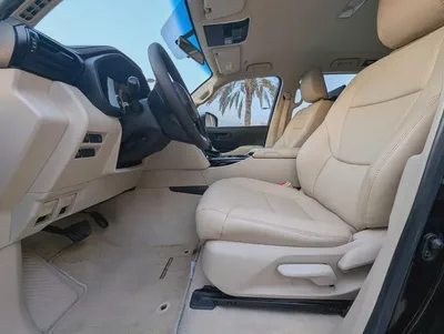 Toyota Land Cruiser VXR 2023 GCC Specs Interior and Exterior Excellent Condition-9