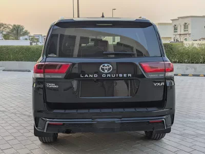 Toyota Land Cruiser VXR 2023 GCC Specs Interior and Exterior Excellent Condition-4