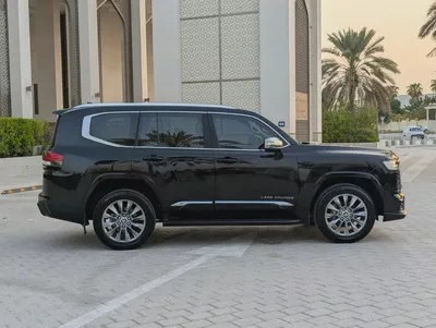 Toyota Land Cruiser VXR 2023 GCC Specs Interior and Exterior Excellent Condition-6