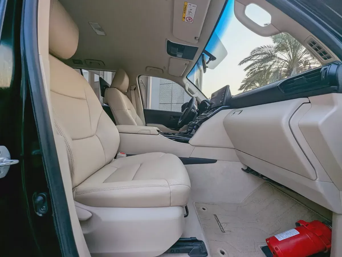 Toyota Land Cruiser VXR 2023 GCC Specs Interior and Exterior Excellent Condition-10-10