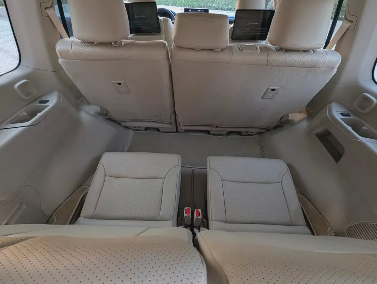 Toyota Land Cruiser VXR 2023 GCC Specs Interior and Exterior Excellent Condition-11-11