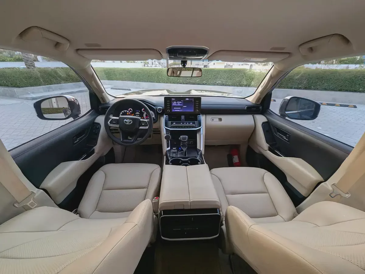 Toyota Land Cruiser VXR 2023 GCC Specs Interior and Exterior Excellent Condition-8-8