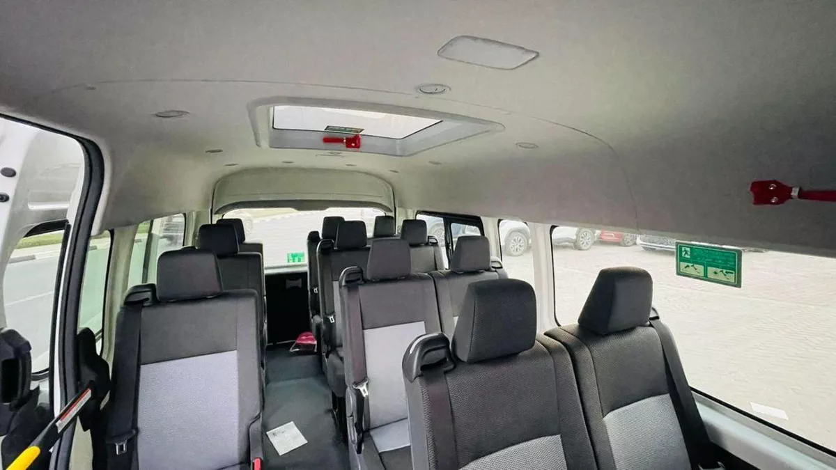 Toyota Hiace GL HIACE 2.8 AUTOMATIC DIESEL-5-0