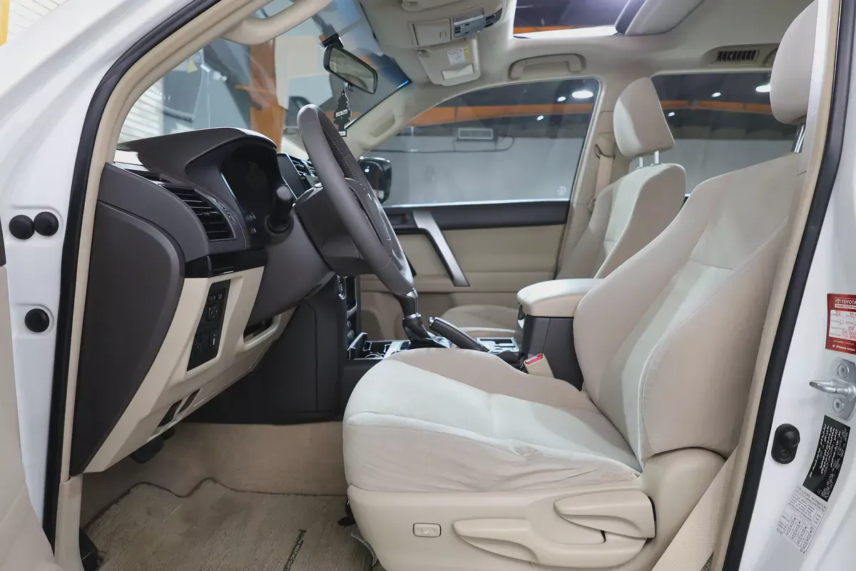 Toyota Prado GXR I 2021 I GCC Specs I FULL SERVICE HISTORY BY ALFUTTAIM I  ACCIDENTS FREE-8-8