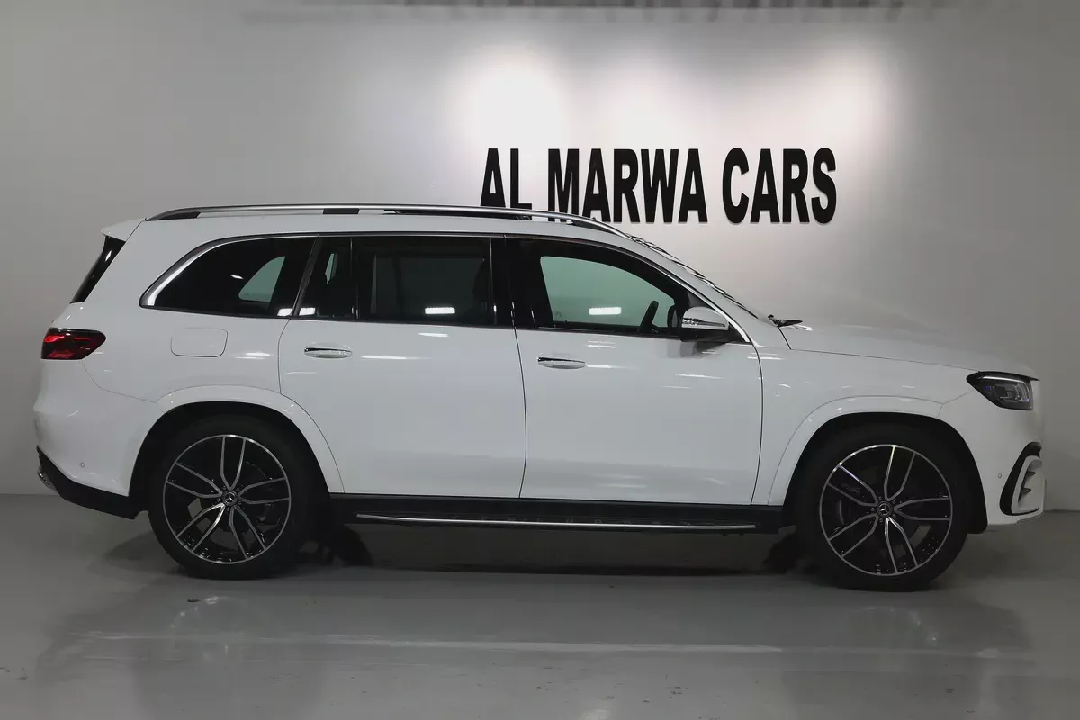 MERCEDES-BENZ GLS 450-NIGHT PACKEG 14000KM ONLY 5 YEAR WARRANTYSERVICE CONTRACT GARGASH-GCC SPE-4-4