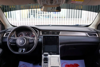 MG RX5 Luxury 2023 GCC Specs - Low Mileage - Full Option-14