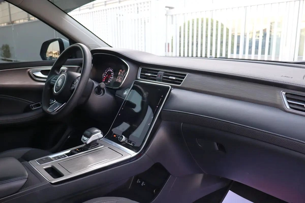 MG RX5 Luxury 2023 GCC Specs - Low Mileage - Full Option