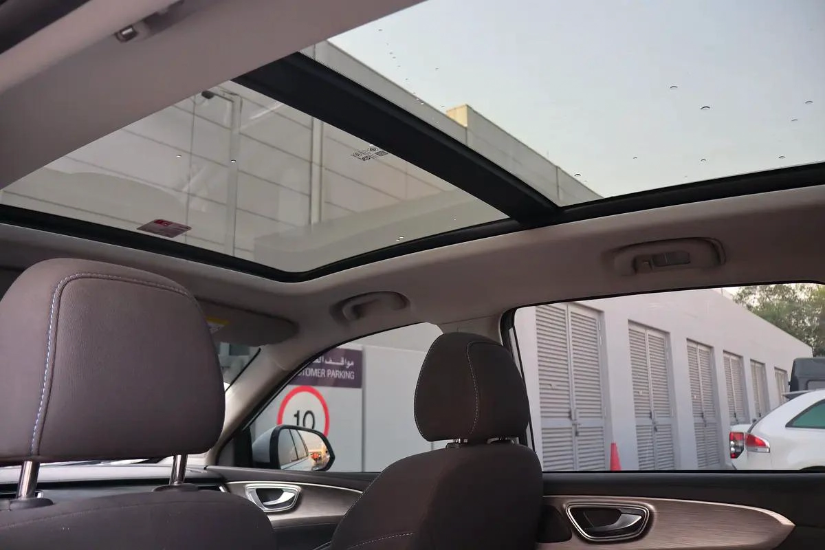 MG RX5 Luxury 2023 GCC Specs - Low Mileage - Full Option-7-7