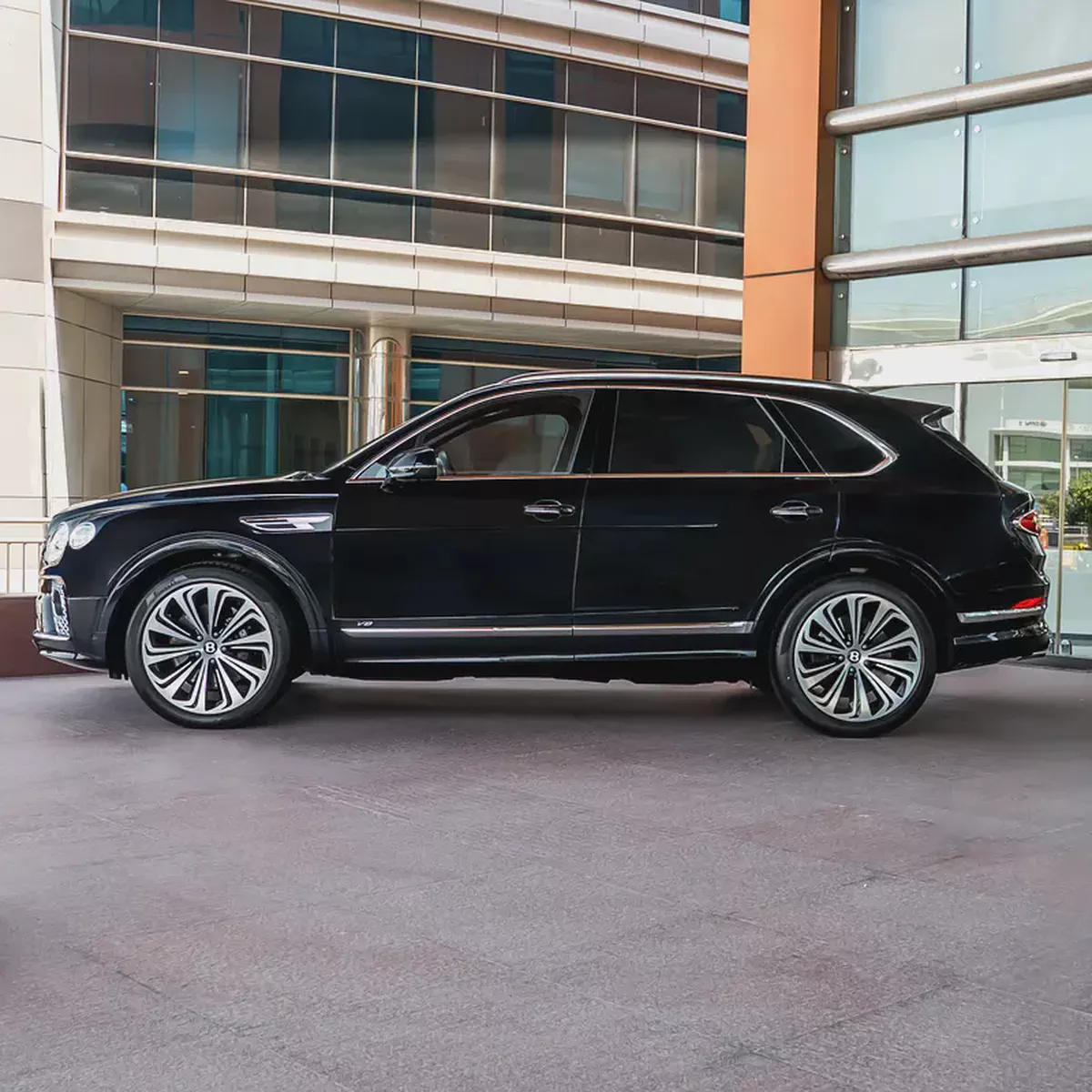 2021 Bentley Bentayga V8  DONE ONLY 19,000KM-4-4