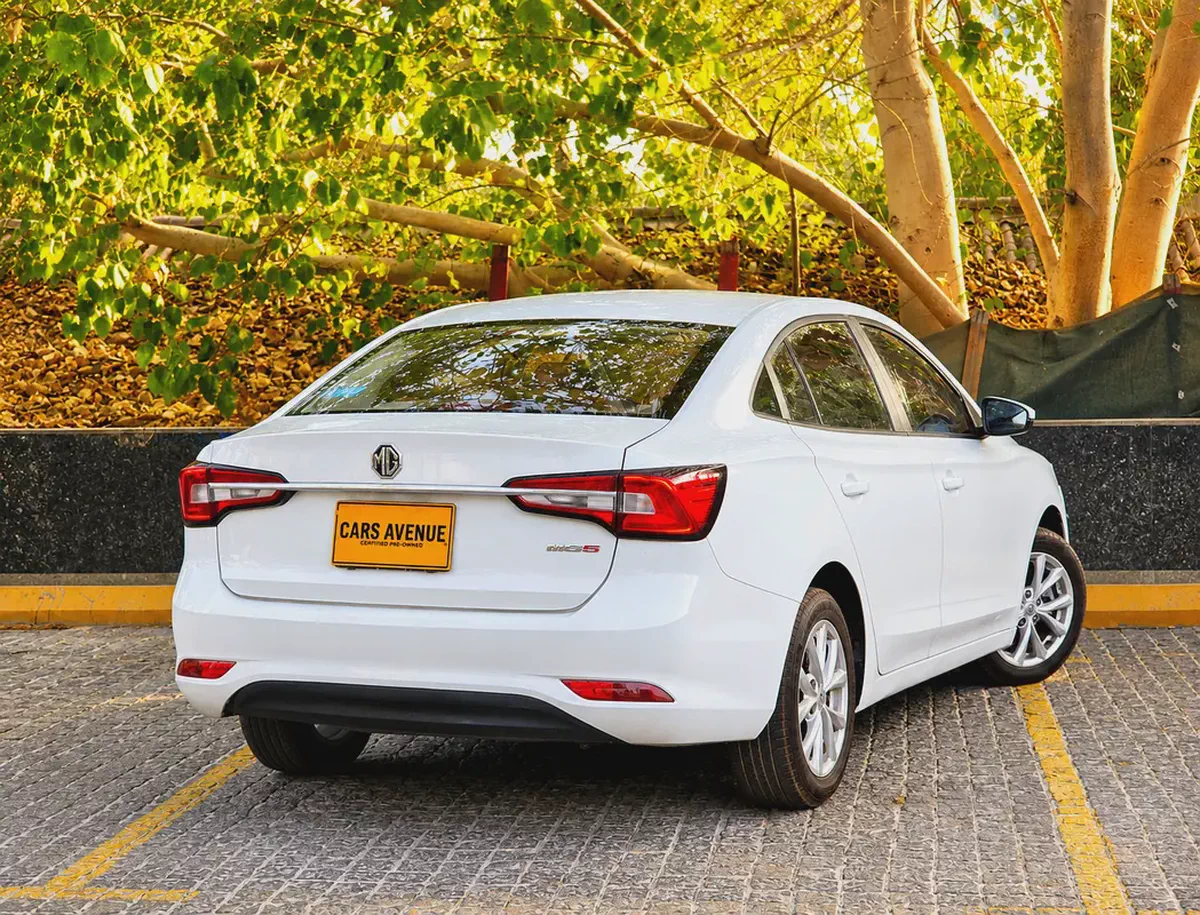 AED 360 PM | Under Warranty | GCC Specs | Excellent Condition MG5-2-2
