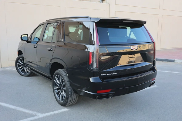 CADILLAC ESCALADE 600 SPORT PLATINUM-0KM-2024-GCC SPECS-UNDER WARRANTY  SERVICE-BRAND NEW