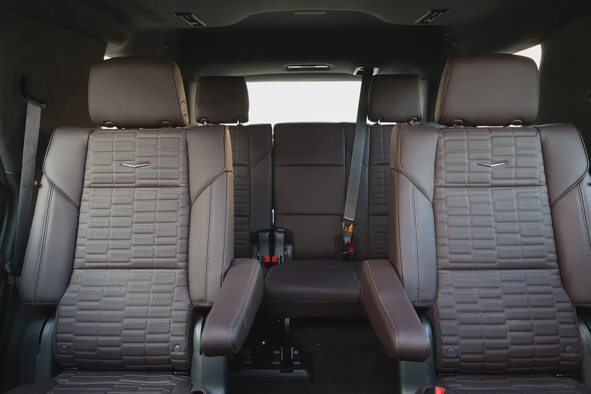 CADILLAC ESCALADE 600 SPORT PLATINUM-0KM-2024-GCC SPECS-UNDER WARRANTY  SERVICE-BRAND NEW-18-18