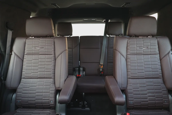 CADILLAC ESCALADE 600 SPORT PLATINUM-0KM-2024-GCC SPECS-UNDER WARRANTY  SERVICE-BRAND NEW