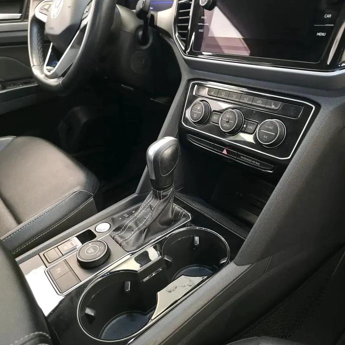 AED 822 PM | VOLKSWAGEN TERAMONT 2023 | COMFORTLINE | 7-SEATER | 1 YEAR WARRANTY | GCC-3-3