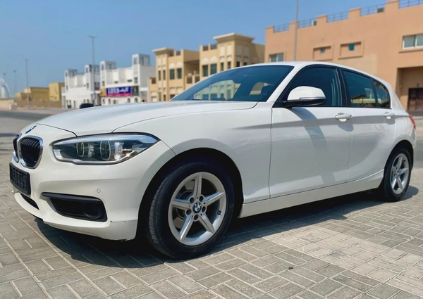 2019 bmw 120i sport line 2.0L  || GCC specs || 4 cylinder turbocharged || accident free