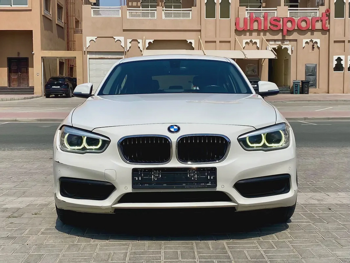 2019 bmw 120i sport line 2.0L  || GCC specs || 4 cylinder turbocharged || accident free-4-4