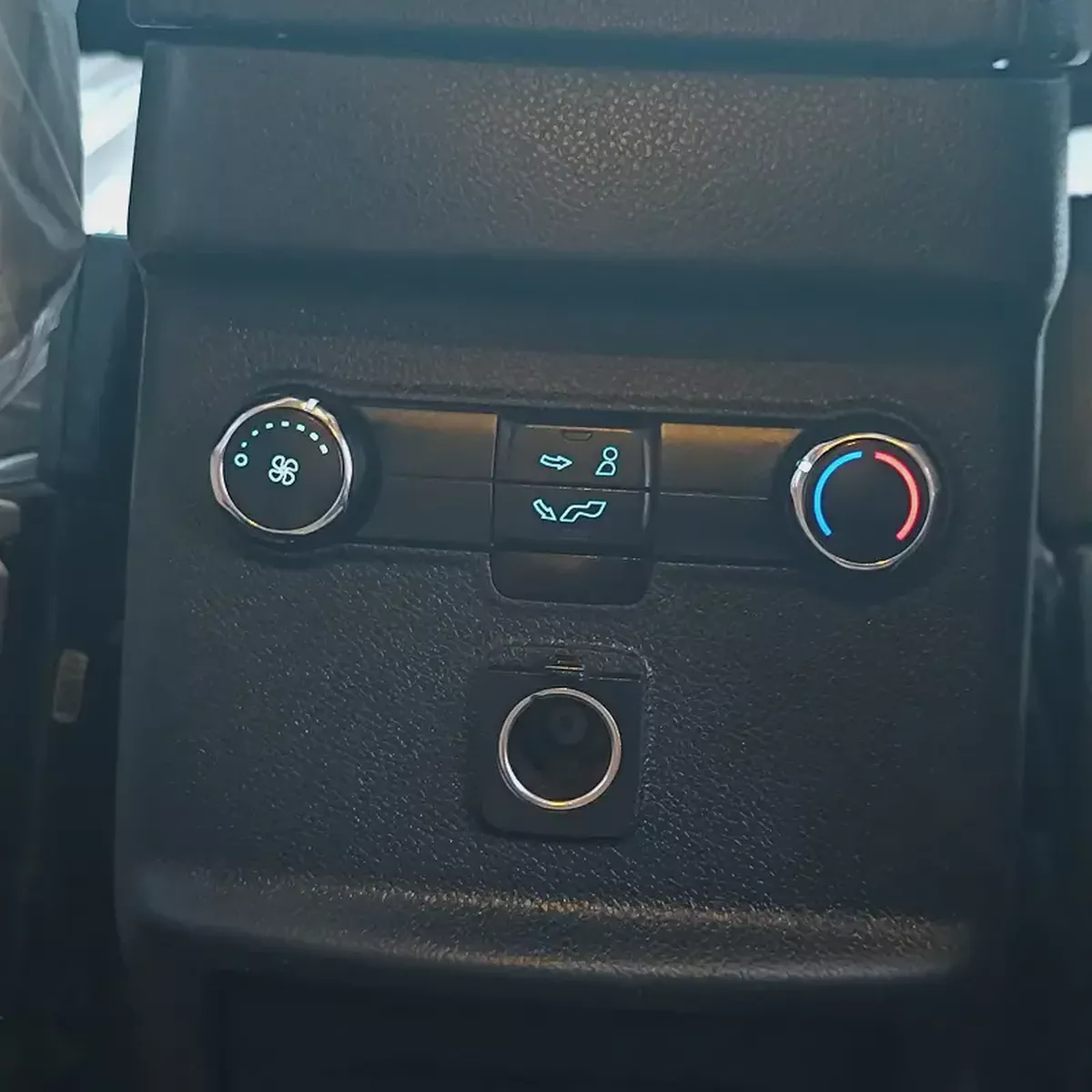 Ford Explorer 2017 GCC Specs - Well Maintained-14-14