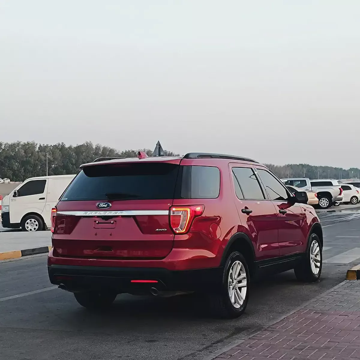 Ford Explorer 2017 GCC Specs - Well Maintained-3-3