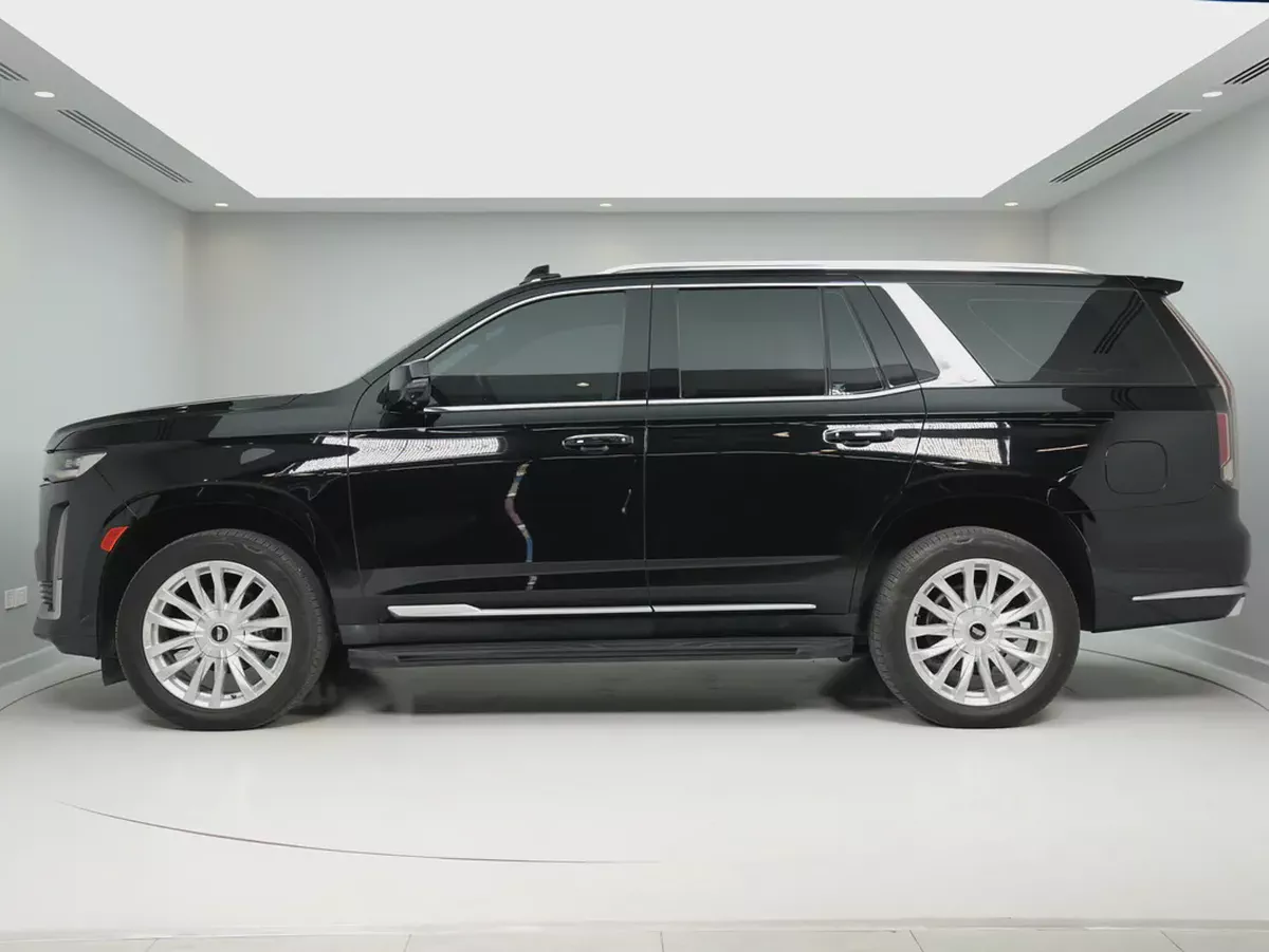 Cadillac Escalade Luxury 2021 GCC Specs - Excellent Condition-2-2