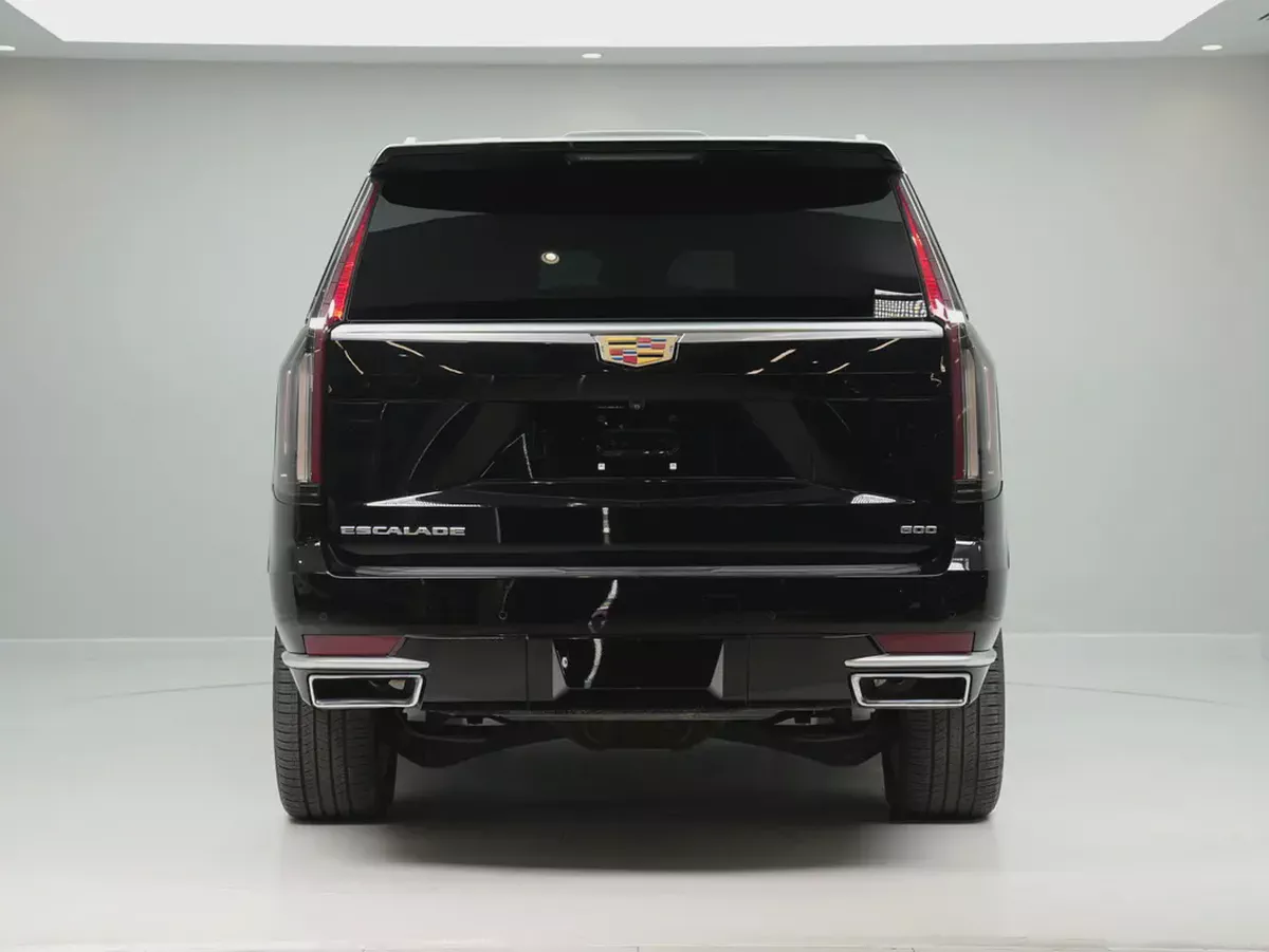 Cadillac Escalade Luxury 2021 GCC Specs - Excellent Condition-6-6