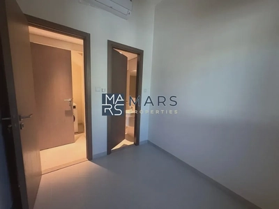 Luxury| Spacious| 3 Bedroom End Unit| With Maid Room| Best Price| Closer to Airport-2