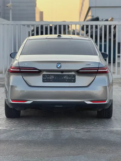 2025 BMW i5 eDrive40 - American Specs - Excellent Condition-19