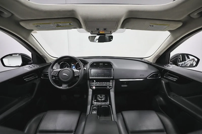 Jaguar F-Pace S-14