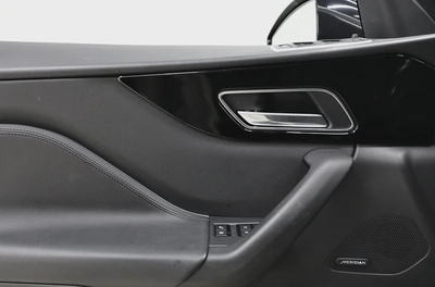 Jaguar F-Pace S-10
