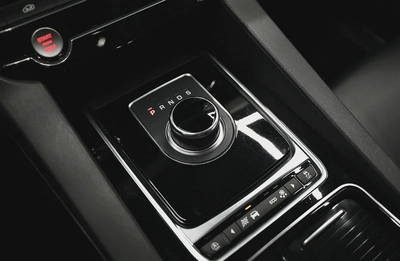 Jaguar F-Pace S-9