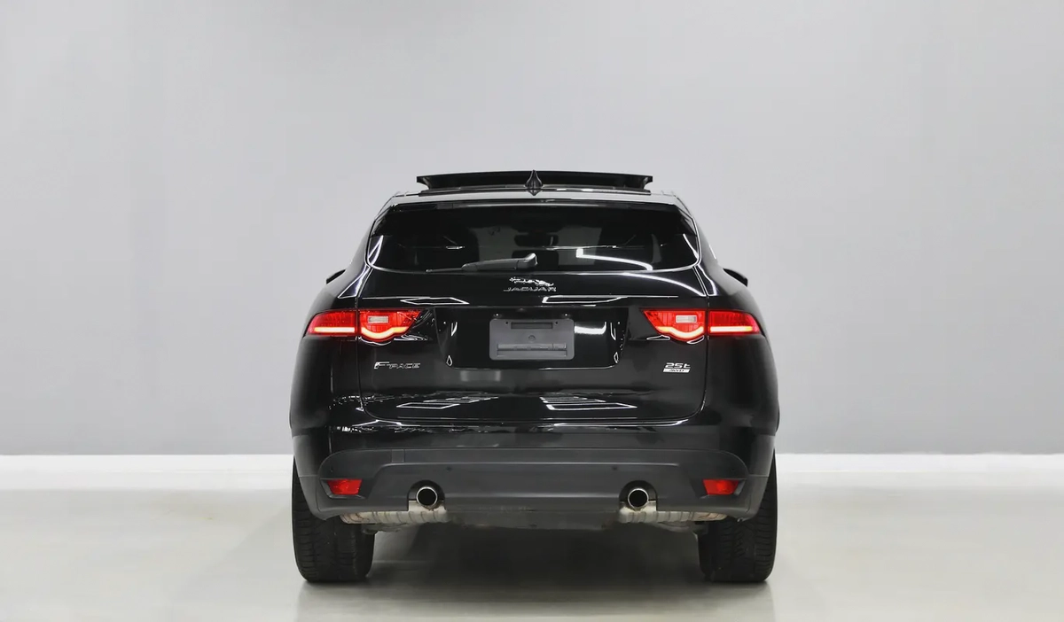 Jaguar F-Pace S-4-4