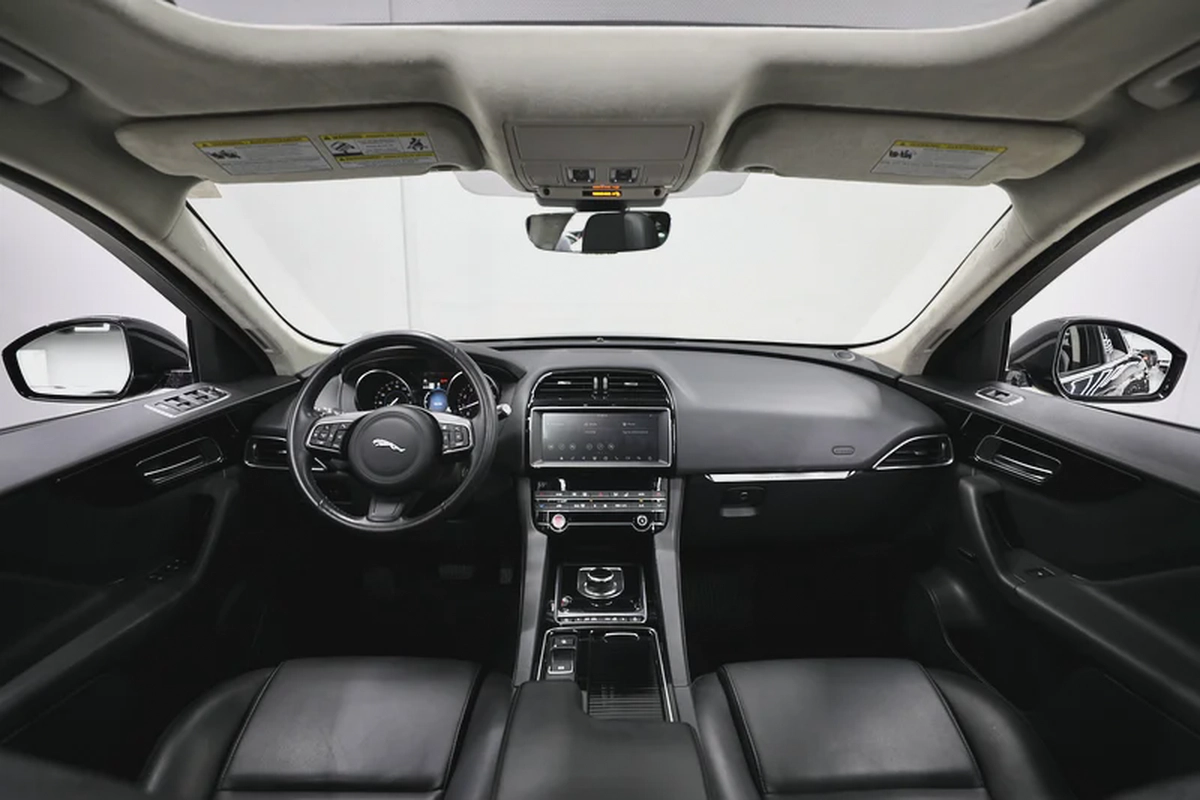 Jaguar F-Pace S-14-14