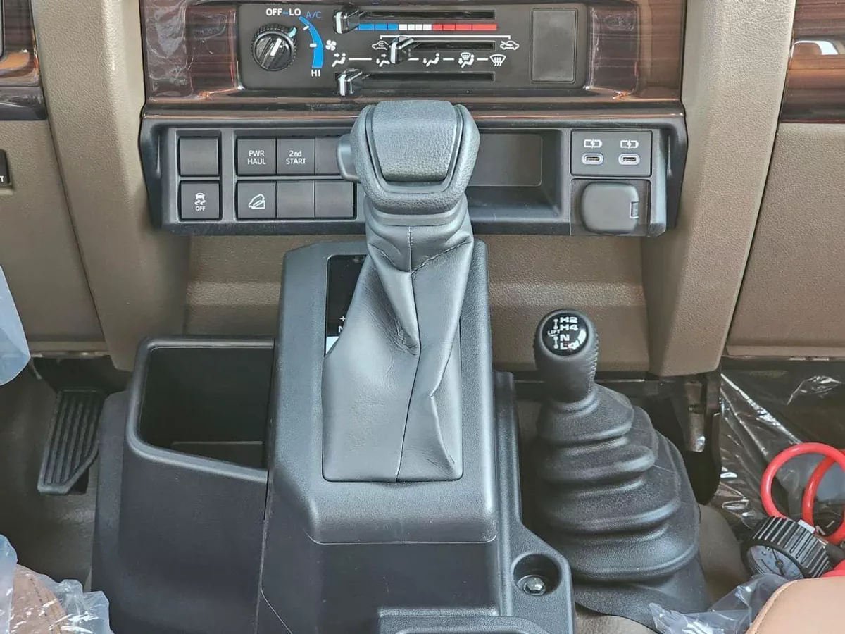 Toyota Land Cruiser Pick Up LC79 Double Cabin | 2.8L V4 Diesel | A/T | DVD CAMERA | DIFF LOCK | FULL OPTION | MY2025-9-0