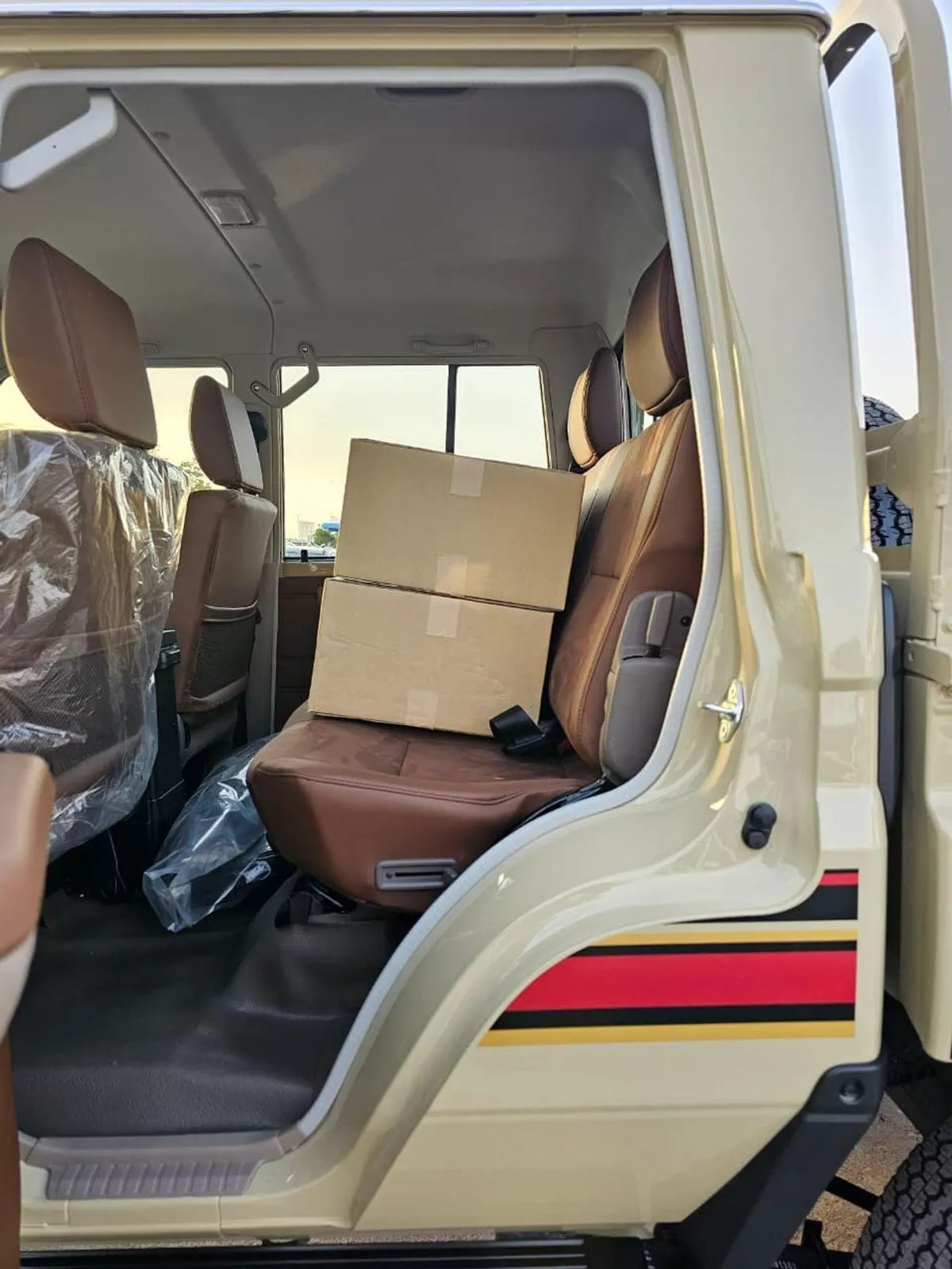Toyota Land Cruiser Pick Up LC79 Double Cabin | 2.8L V4 Diesel | A/T | DVD CAMERA | DIFF LOCK | FULL OPTION | MY2025-14-0