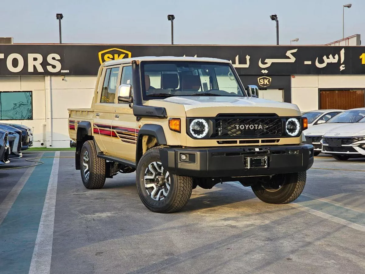 Toyota Land Cruiser Pick Up LC79 Double Cabin | 2.8L V4 Diesel | A/T | DVD CAMERA | DIFF LOCK | FULL OPTION | MY2025-2-0