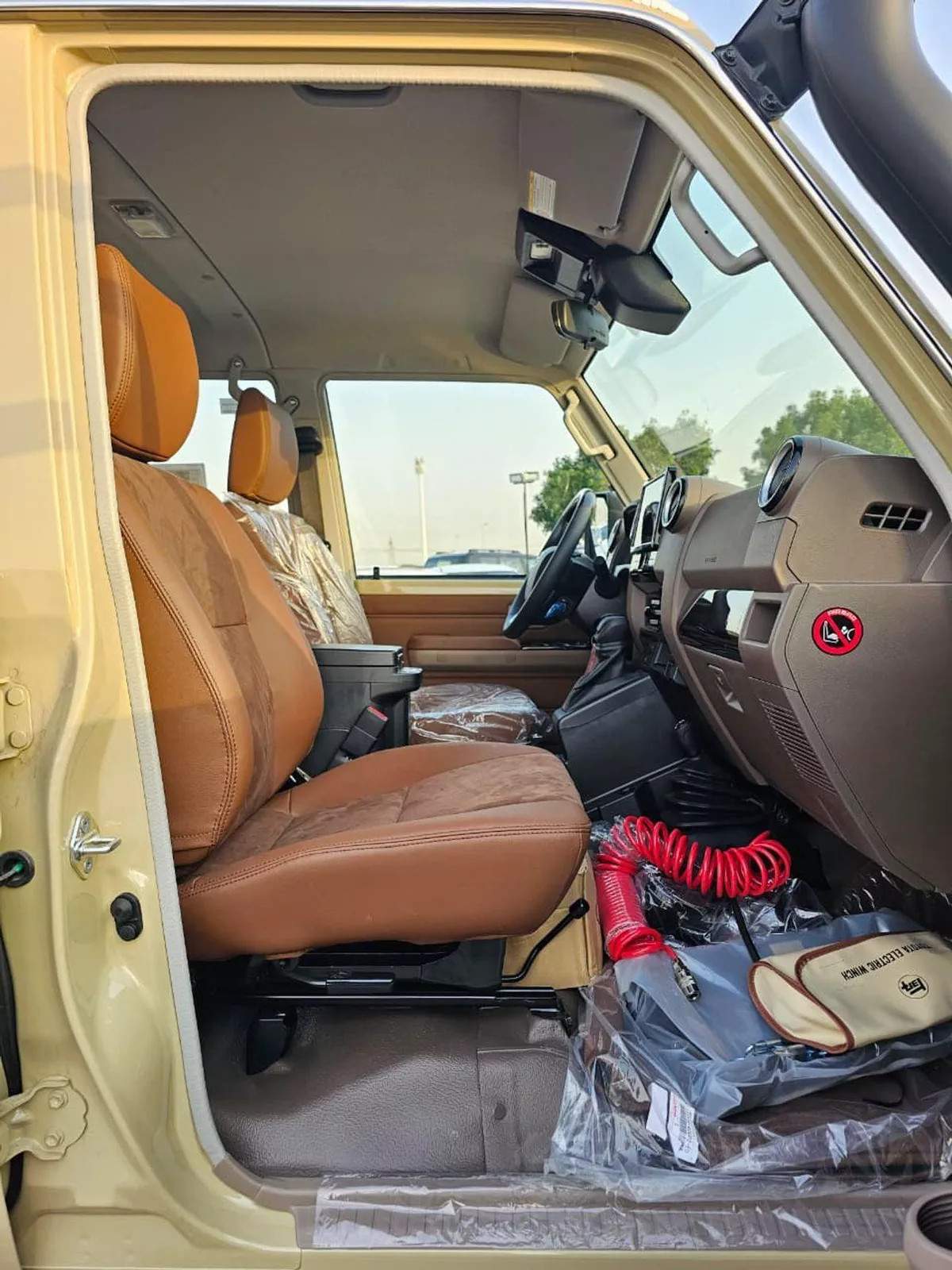 Toyota Land Cruiser Pick Up LC79 Double Cabin | 2.8L V4 Diesel | A/T | DVD CAMERA | DIFF LOCK | FULL OPTION | MY2025-5-0