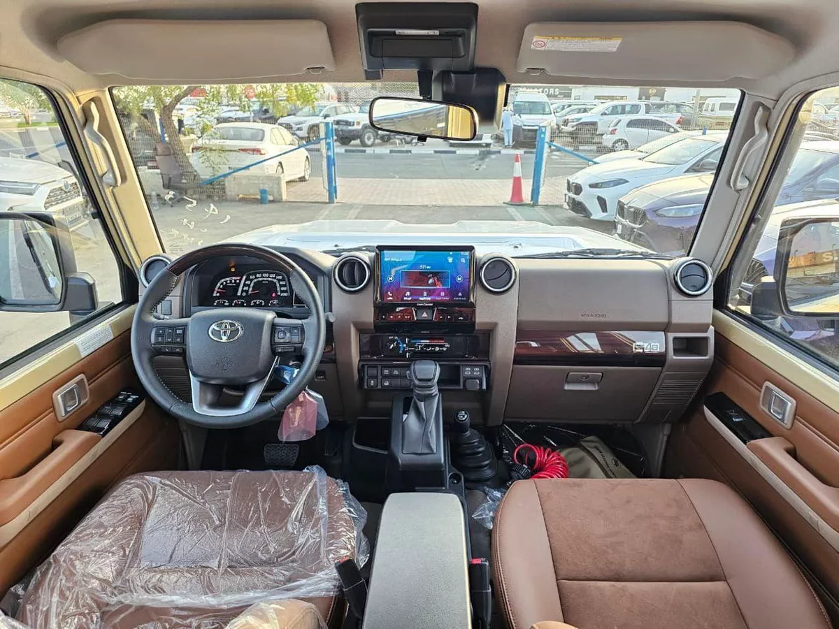 Toyota Land Cruiser Pick Up LC79 Double Cabin | 2.8L V4 Diesel | A/T | DVD CAMERA | DIFF LOCK | FULL OPTION | MY2025-7-0