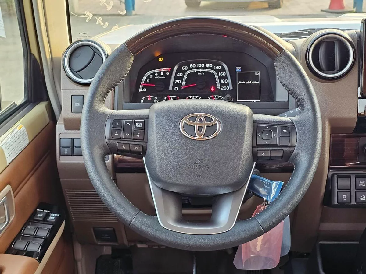 Toyota Land Cruiser Pick Up LC79 Double Cabin | 2.8L V4 Diesel | A/T | DVD CAMERA | DIFF LOCK | FULL OPTION | MY2025-8-0