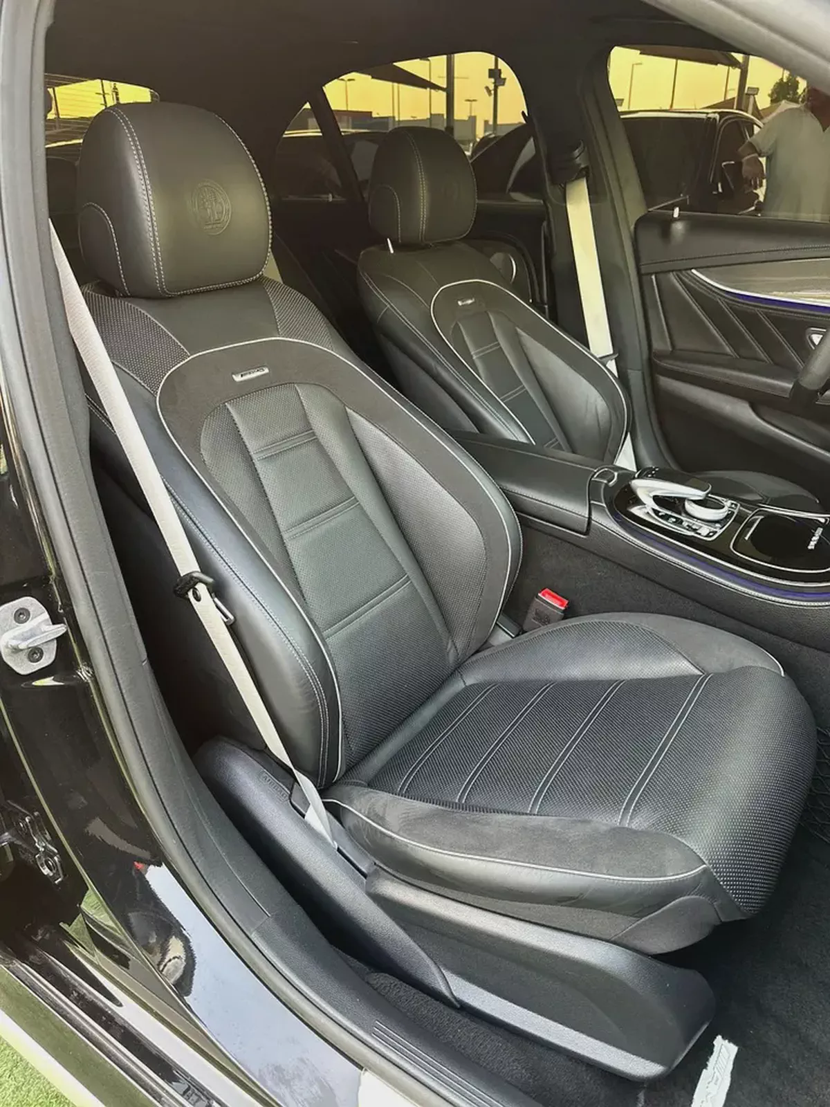 MERCEDES BENZ AMG E63s 2019
Japan Import ( Clean Title )
Original Paint Zero Accidents 
Two Keys 
5-8-8