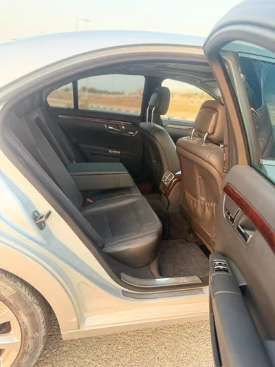 Mercedes Benz S550 2012-4