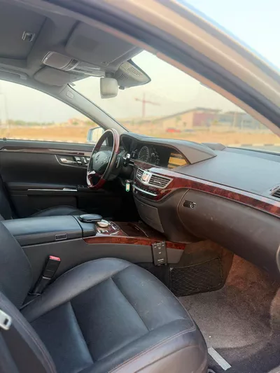 Mercedes Benz S550 2012-8