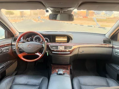 Mercedes Benz S550 2012-1