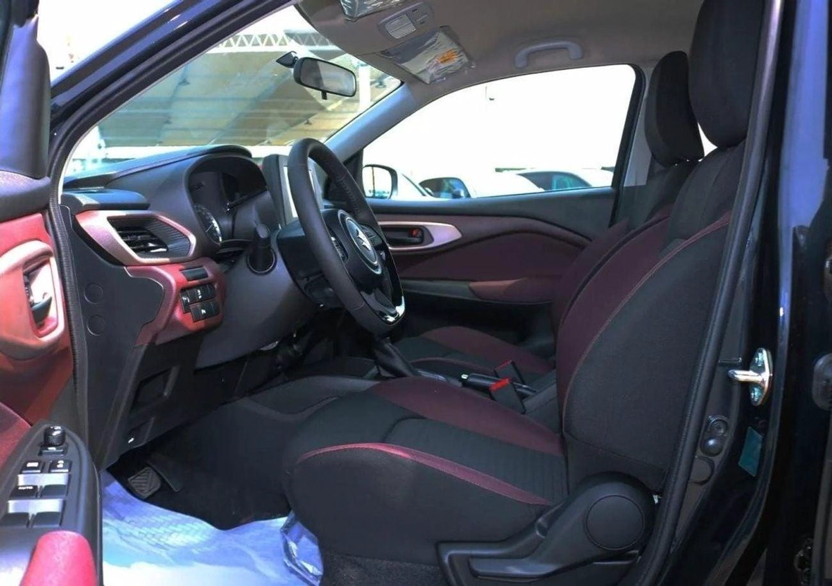 Suzuki Fronx GLX GL 1.5P AT MY2025 – BLUISH BLACK PEARL-17-0