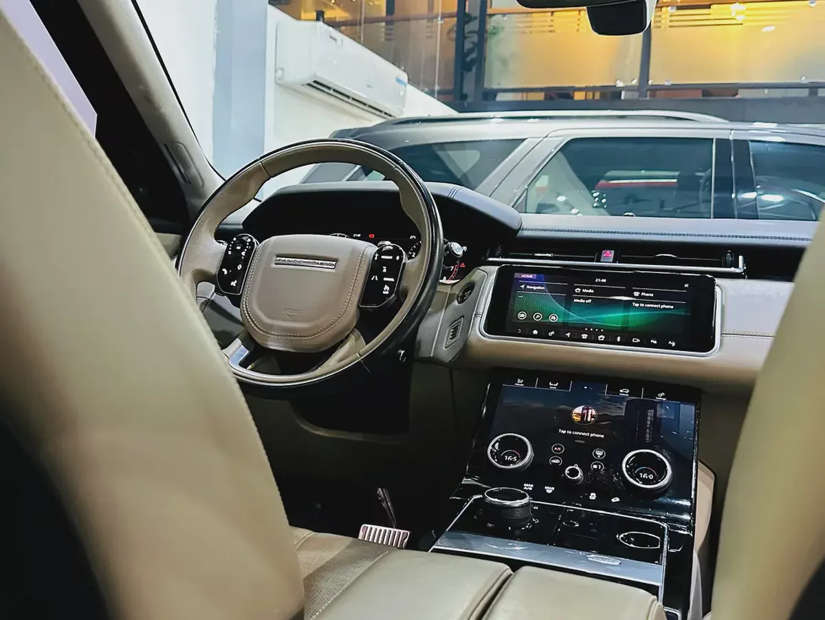 RANGE ROVER VELAR 2018 HSE R DYNAMIC GCC SPECS MINT CONDITION-10-10
