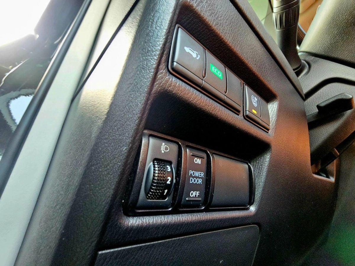 Nissan Patrol NISSAN PATROL / GCC LOW MILEAGE /  PPF PROTECTED / SINGLE OWNER-23-0