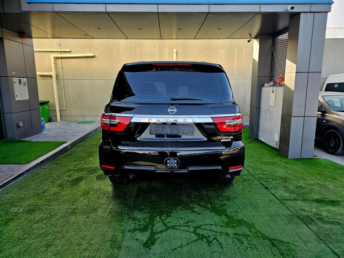 Nissan Patrol NISSAN PATROL / GCC LOW MILEAGE /  PPF PROTECTED / SINGLE OWNER-3-0