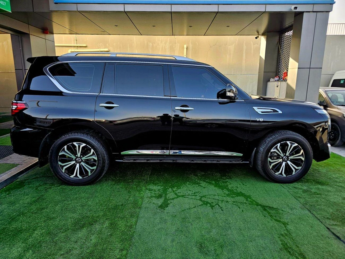 Nissan Patrol NISSAN PATROL / GCC LOW MILEAGE /  PPF PROTECTED / SINGLE OWNER-4-0