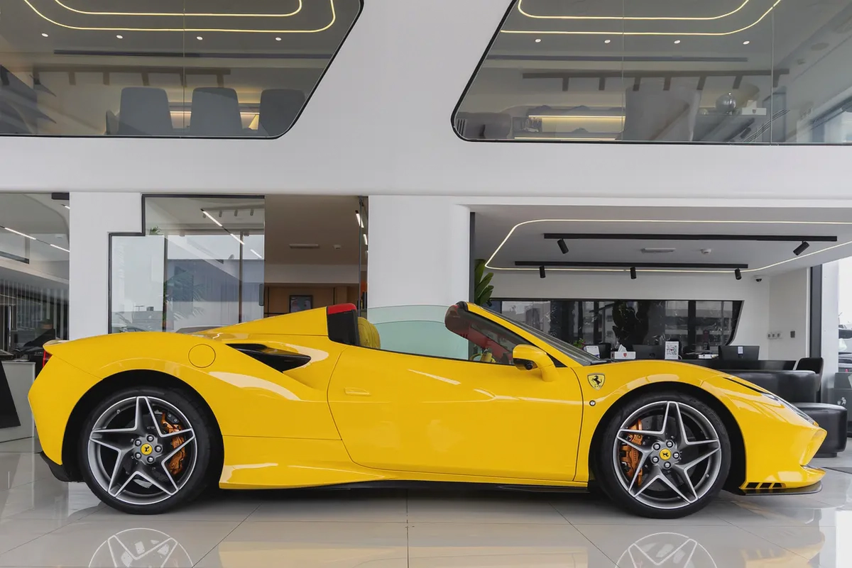 Ferrari F8 Spider | Pristine | Fully Carbon Interior  Exterior | Carbon Steering  Paddles-4-4