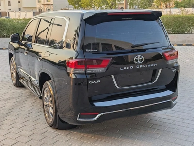Toyota Land Cruiser 2014 | Facelifted 2025 | V6 4.0L | 74,000 KM | Excellent Condition-16