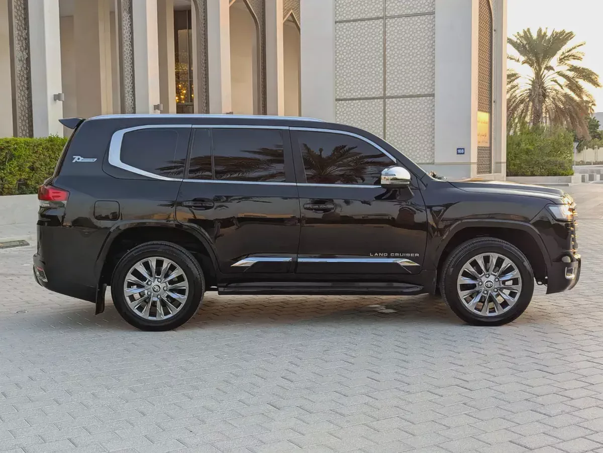 Toyota Land Cruiser 2014 | Facelifted 2025 | V6 4.0L | 74,000 KM | Excellent Condition-12-12